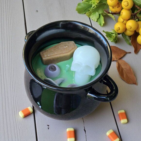 Handmade ✦ Witch’s Cauldron Candle ✦ Coffee Cake Vanilla Cinnamon Brandy Soy Wax - Picture 5 of 6